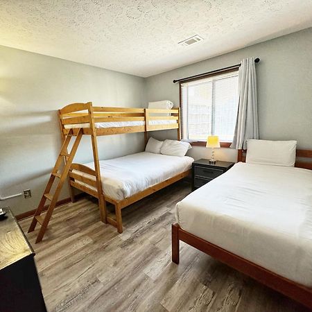 Spacious Modern Condo - 1St Floor - One Block To The Beach เมอร์เทิลบีช ภายนอก รูปภาพ